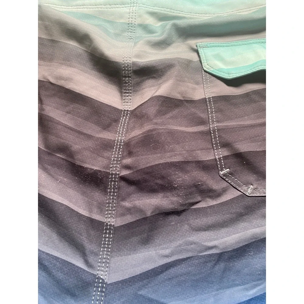 Hurley Phantom Mens Board Shorts Blue Grey Striped Swim Trunks Size 33